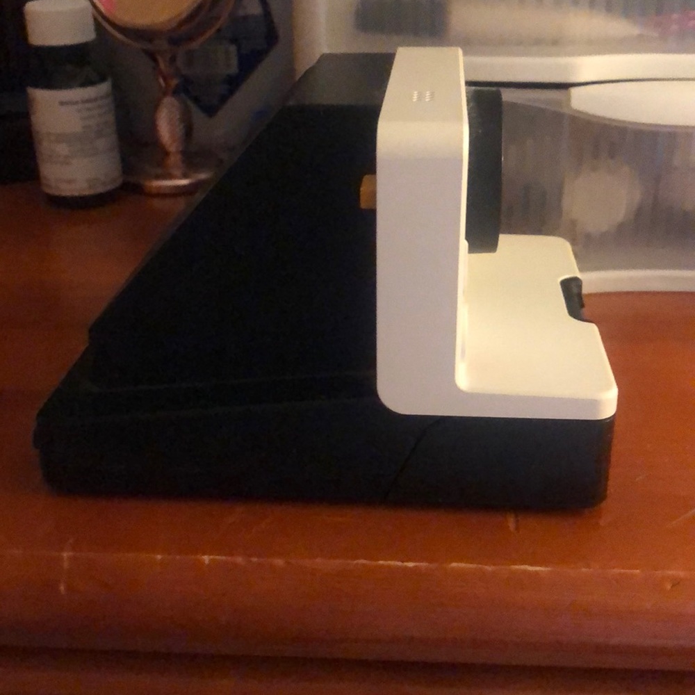 Polaroid camera - Picture 2 of 3